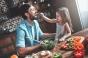 Habitudes alimentaires : 2 choses à ne jamais faire à table avec votre enfant