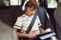 Vacances : les écrans, toujours la solution miracle pour occuper les enfants en voiture ?