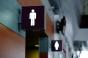 Toilettes publiques : une personne sur deux a déjà évité de les utiliser à cause de leur état