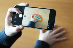 Une simple photo de la main permettrait de repérer ce trouble de santé rare