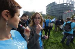 Cigarette électronique  : l'Europe dit non à la vente en pharmacie