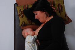 Deux Françaises sur trois allaitent à la naissance