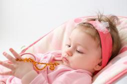 Bébés : risque de strangulation avec des colliers d’ambre 