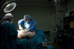 La chirurgie de l'obésité fait fondre les kilos mais aussi les os