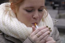 Un quart des enfants de fumeurs fument dès l’adolescence 