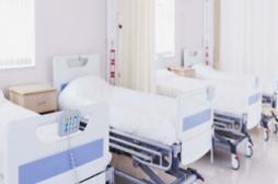Hôpital : le patient débourse deux fois plus qu'en clinique