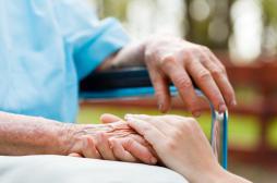 Alzheimer : Juppé et Fillon d'accord sur le déremboursement des médicaments