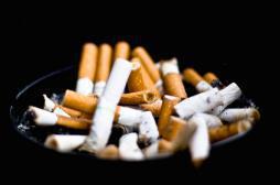 Tabac : deux fois moins de fumeurs aux Etats-Unis qu'en France