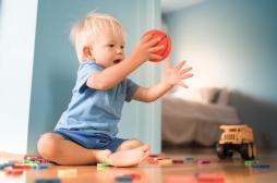 Pourquoi il faut laisser jouer les bébés 