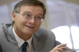 Pr Flahault : « Les experts risquent de se replier dans leurs laboratoires »