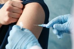 Covid-19 : les personnes non-vaccinées ont deux fois plus de risques d’être ré-infectées 