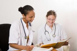 Hôpital : jusqu'à 30 000 euros de primes pour les jeunes médecins