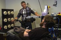 Implant cérébral : un tétraplégique retrouve le sens du toucher 