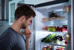 Conservation : quels aliments mettre -ou pas- dans le réfrigérateur ?