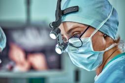 Chirurgie : moins de complications chez les patients opérés par des femmes 