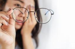 Fibromyalgie : porter des lunettes vertes aiderait les malades à gérer la douleur
