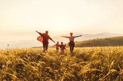 La science sait pourquoi on sautille quand on est heureux