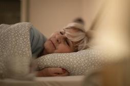 Chez les seniors, de longues siestes peuvent être le signe précoce d’une démence