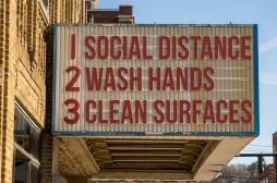 Aux États-Unis, les moins de 30 ans respectent peu les gestes barrières