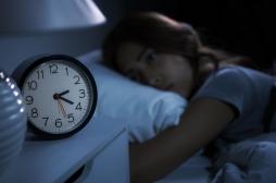 Intention paradoxale : garder les yeux ouverts aiderait à s'endormir plus vite