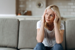 Coup de blues, douleurs articulaires, insomnies : et si vous étiez entrée dans la « périménopause » ?