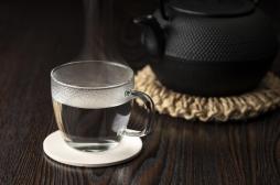 Perte de poids, peau, douleurs menstruelles : boire de l'eau chaude, une bonne idée ?