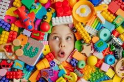 Anxiété chronique : un lien avec une matière plastique présente dans les jouets ?
