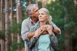 Ménopause : elle change les goûts des femmes en matière de partenaire 