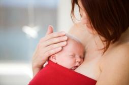 Bébés prématurés : le peau à peau est plus recommandé que la couveuse 