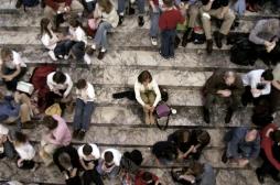 Déclin cognitif : se sentir seul serait plus risqué que vivre isolé