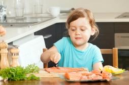 Troubles du neurodéveloppement : manger du poisson durant l’enfance réduirait les risques