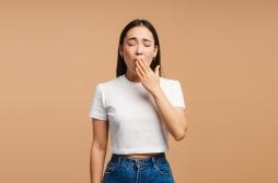 Elle a failli finir paralysée… à cause d’un gros bâillement !