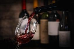 Risque cardiaque : et si le vin était le moins pire ? 