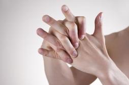 Craquements des doigts : une bulle qui ne risque pas d'entraîner une arthrose des articulations