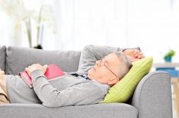 Alzheimer : des siestes fréquentes seraient un signe précoce de la maladie 