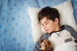 TDAH : un sommeil régulier améliore la cognition des enfants touchés
