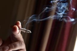 La fumée de cigarette qui reste sur la peau peut déclencher des maladies