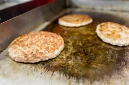 Un petit garçon de six ans meurt après avoir mangé un steak haché pas assez cuit