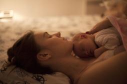 Post-partum : “Je vois beaucoup de jeunes mères qui ne font plus confiance à leur instinct”