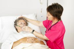 Grippe : un vaccin plus dosé protègerait mieux les seniors