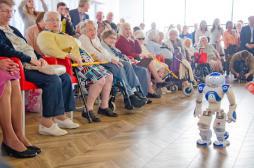 NAO, le petit robot français, se met au service des séniors