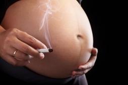 Tabac pendant la grossesse : la vitamine C en complément pourrait réduire les dégâts 