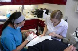 Implants dentaires : les médicaments pour l'estomac augmentent le taux d'échec