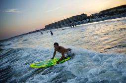 Scruter la flore intestinale des surfeurs pour comprendre la résistance aux antibiotiques