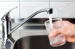 Santé des enfants : boire de l’eau du robinet ou en bouteille