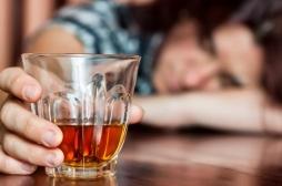 Baclofène : faut-il ou non le prescrire aux personnes alcooliques ?