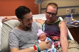 Un Américain a accouché de son premier enfant 