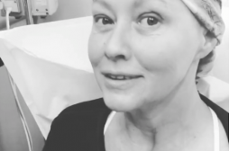 Cancer du sein : Shannen Doherty filme sa séance de chimio