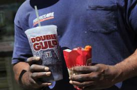 Boire des sodas : mauvais calcul pour les reins