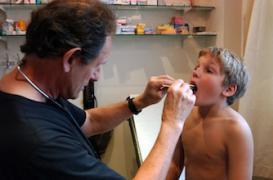 Mal de gorge : un test pour consommer moins d’antibiotiques